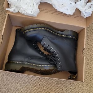 1460 Women's Smooth Leather Lace Up Boots